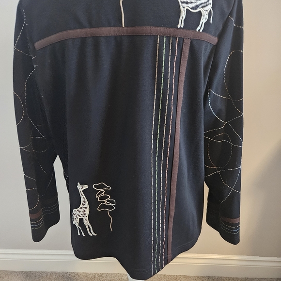Barely worn nice elephant zebra graraffe jacket - Picture 6 of 9